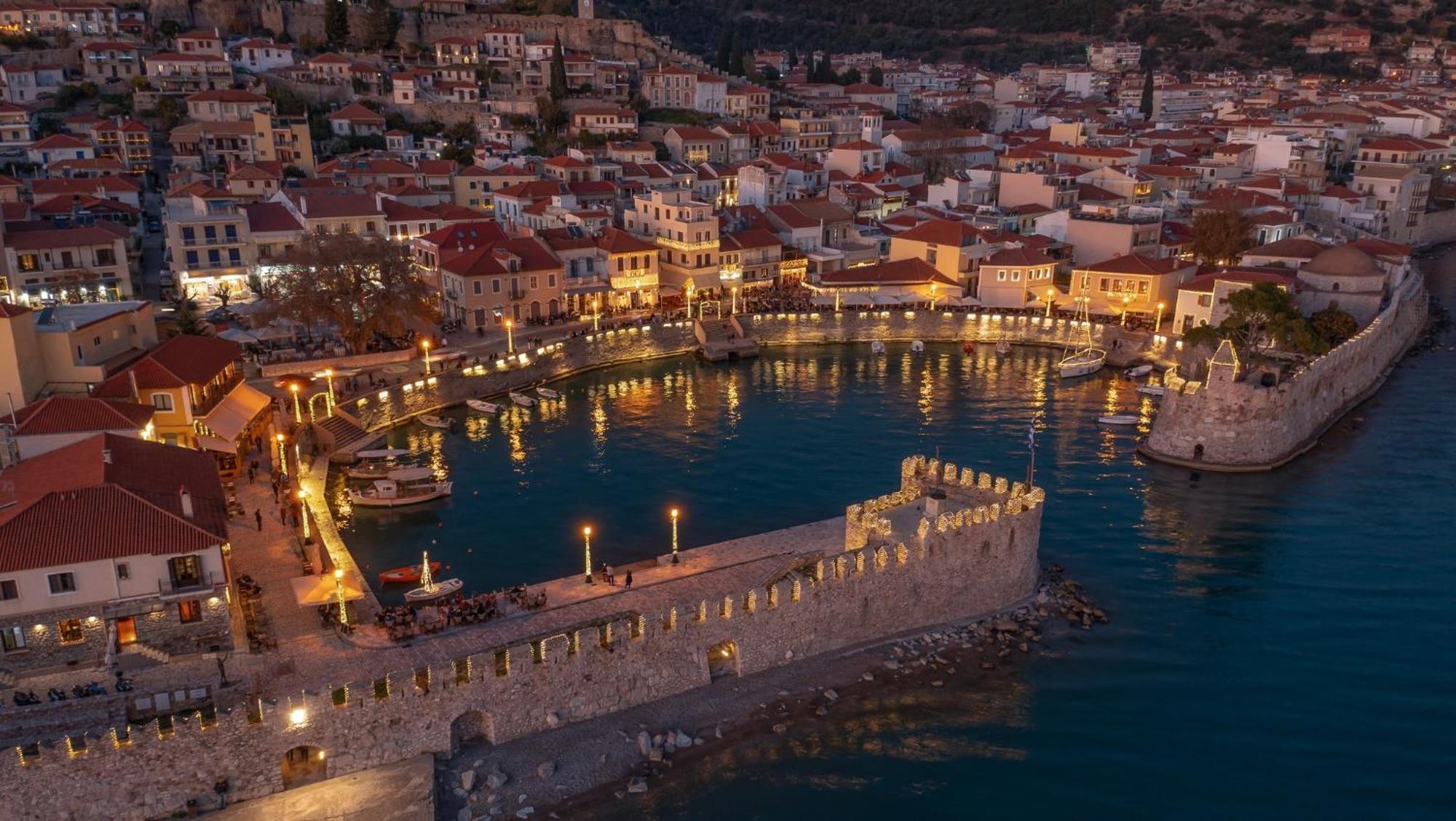 Nafpaktos Beach Luxury Suites Exterior foto
